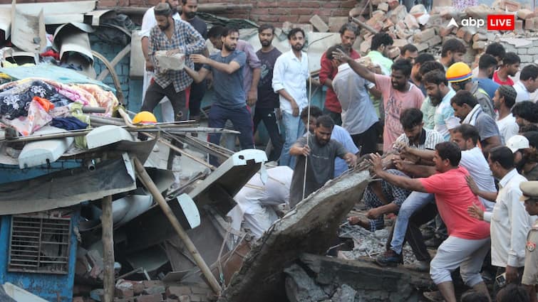 Meerut Building Collapse news House Owner was Repeatedly Warned, 10 Lives Could Have Been Saved Say Officials Meerut Building Collapse: 10 Lives Could Have Been Saved If House Owner Heeded To Repeated Warnings, Say Officials