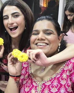 Palak Tiwari Performs Ganpati Visarjan Puja With Family And Friends, See All Pics
