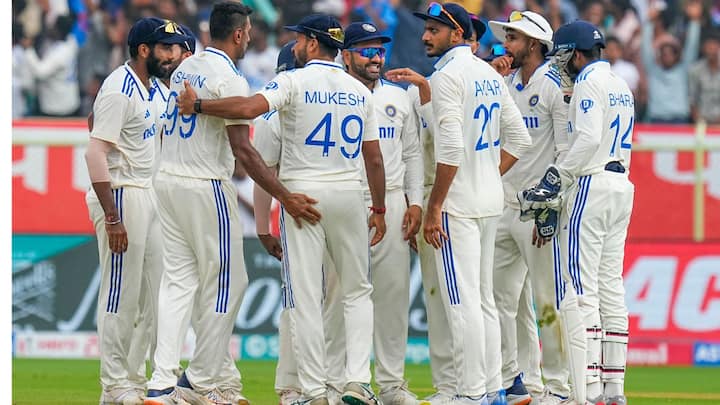 கிளப் லெவல் கிரிக்கெட்டில் இருந்து ஐபிஎல் லில் தோனி தலைமையில் சென்னை சூப்பர் கிங்ஸ் அணிக்கு விளையாடினார்.ஐபிஎல்லில்லே.. தனக்கென தனி ரசிகர் பட்டாளத்தை சம்பாதி்த்தார்