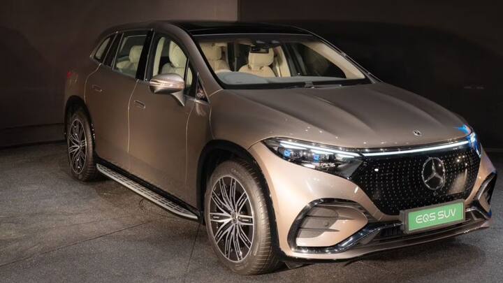 இதன் விலை ரூ.1.41 கோடி என நிர்ணயிக்கப்பட்டுள்ளது. இது EQE SUV மற்றும் Maybach EQS SUV க்கு இடையில் நிலைநிறுத்தப்பட்டுள்ளது. EQS SUV ஆனது, EQS செடானைப் போலவே இந்தியாவில் உள்ளூரில் அசெம்பிள் செய்யப்படும் வாகனமாகும். அமெரிக்காவிற்கு வெளியே EQE SUVயை உற்பத்தி செய்யும் முதல் சந்தை இந்தியா என்று மெர்சிடஸ் நிறுவனம் தெரிவித்துள்ளது.