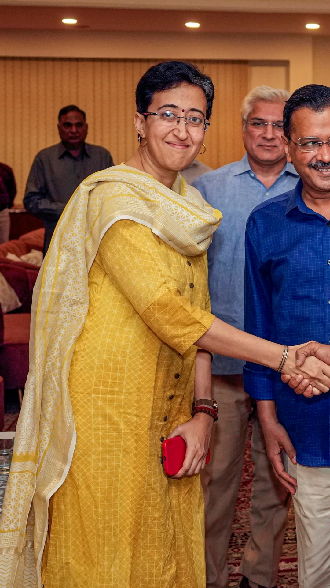 Atishi Marlena Singh: ஆக்ஸ்ஃபோர்டில் படிப்பு; நாட்டின் மிக இளம் முதலமைச்சர்- யார் இந்த அதிஷி சிங்?