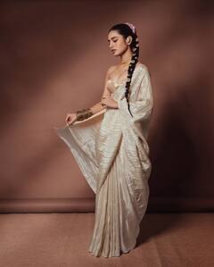 Priya Prakash Varrier: పద్ధతిగా కనిపిస్తూనే అభిమానులకు అదిరిపోయే ట్రీట్ ఇచ్చిన ప్రియా ప్రకాష్ వారియర్!