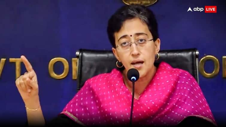 Atishi Marlena Delhi CM will be the youngest CM in India Yogi Adityanath is at number 9 in terms of age Atishi Marlena Delhi CM: आतिशी होंगी भारत में सबसे कम उम्र की सीएम, योगी आदित्यनाथ 9वें नंबर पर, देखें पूरी लिस्ट