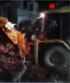 Firozabad News: घर में बन रहा था पटाखा फिर हुआ जोरदार धमाका | ABP Shorts