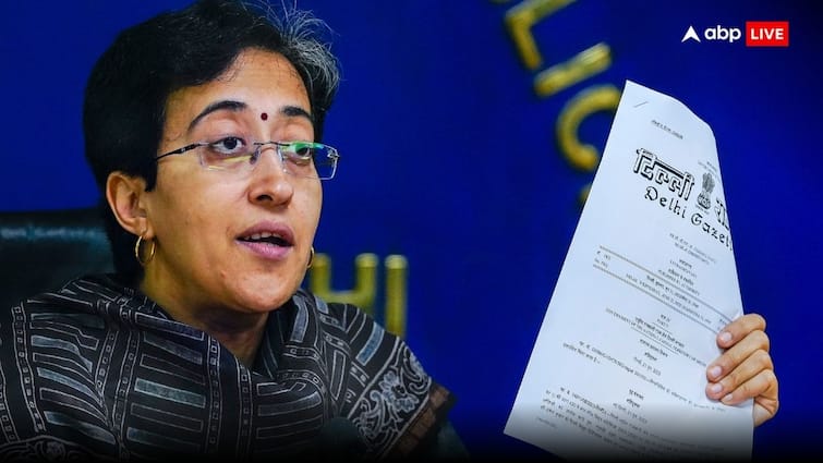 Atishi Marlena Delhi Chief Minister Second Women CM in India After Mamata Banerjee Atishi Marlena Delhi CM: ममता बनर्जी के बाद देश की दूसरी मौजूदा महिला CM बनीं आतिशी