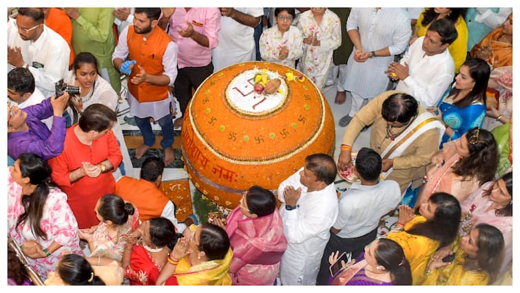 Viral: Ganapati Laddu Auction Sold For Rs 1.87 Crore In Hyderabad Viral: Ganapati Laddu Fetches Record Rs 1.87 Crore At Hyderabad Auction