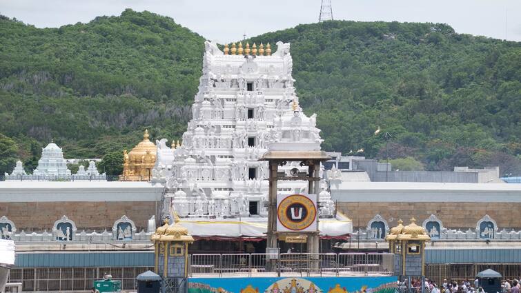 Tirupati tirumala temple dharisana ticket onlie booking start tommorrow Thirupati: பக்தர்களே! திருப்பதி தரிசனம் ப்ளான் இருக்கா? நாளை தொடங்குது ஆன்லைன் புக்கிங் - எப்போ போக முடியும்?