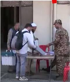 मतदान केंद्र पर रवाना हुई पोलिंग पार्टी | ABP NEWS SHORTS