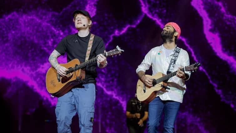 Ed Sheeran Joins Arijit Singh Onstage During London Concert Watch Viral Video Fans Can't Keep Calm As Ed Sheeran Joins Arijit Singh Onstage During London Concert, Watch Viral Video