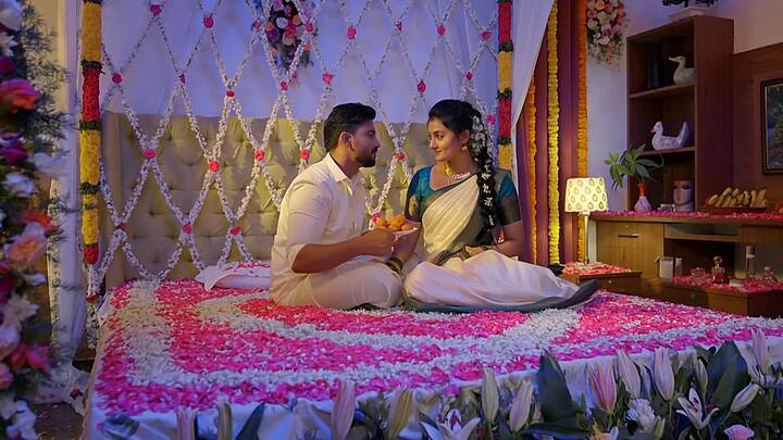 నీ చేయిని ఎప్పటికీ వదలను అని క్రిష్ చెప్పి ఐ లవ్‌యూ చెప్తే సత్య కూడా ఐ టూ లవ్‌ యూ అని ప్రేమ కురిపిస్తుంది. తర్వాత మత్తు ముందు కలిపిన తల్లి ఇచ్చిన స్వీట్ క్రిష్ తినేస్తాడు.