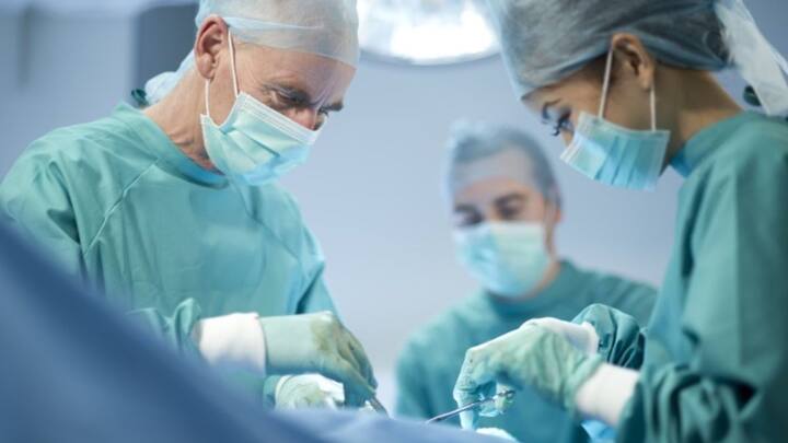 स्वास्थ्य सभी लोगों के जीवन का एक बेहद महत्वपूर्ण हिस्सा होता है. कब कौन सी बीमारी इंसान को घेर ले कुछ कहा नहीं जा सकता.