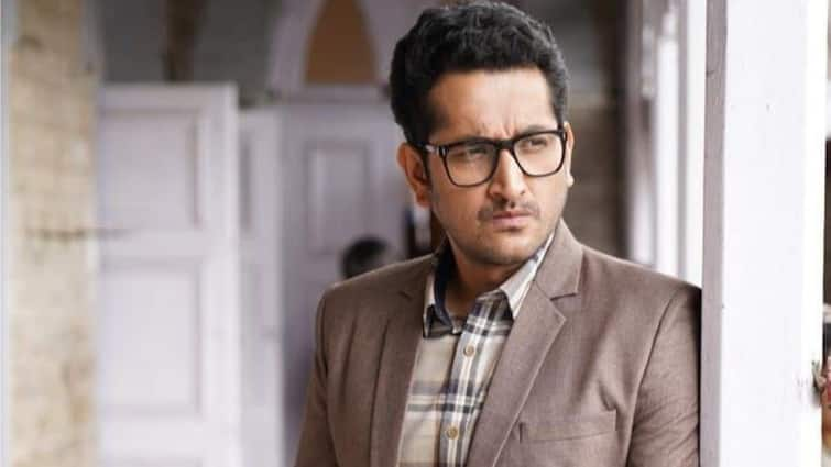 Parambrata Chatterjee on RG Kar Issue agitation news Entertainment News Tollywood Parambrata on RG Kar Issue: এই আন্দোলনের গায়ে রাজনৈতিক রং দিতে পারলে, শাসক-বিরোধীদের সুবিধা হত: পরমব্রত