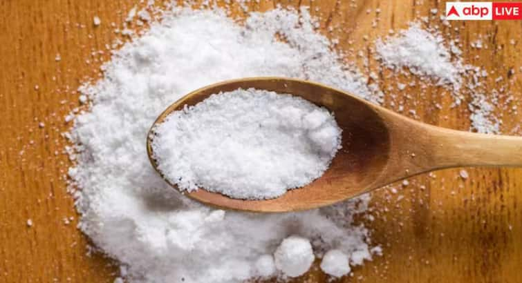 eating-excessive-salt-is-very-dangerous-for-your-health-read-full-article ਲੋੜ ਤੋਂ ਵੱਧ ਨਮਕ ਖਾਣ ਨਾਲ ਫੇਲ੍ਹ ਹੋ ਸਕਦੀ Kidney, ਸਰੀਰ 'ਤੇ ਨਜ਼ਰ ਆਉਣ ਵਾਲੇ ਇਨ੍ਹਾਂ ਲੱਛਣਾਂ ਨੂੰ ਨਾ ਕਰੋ ਇਗਨੋਰ