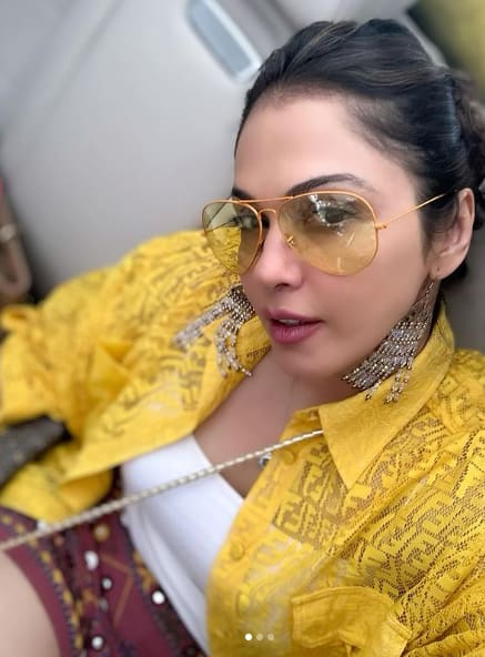 साल 2002 में आई काधल कविथई के लिए ईशा को फिल्मफेयर अवॉर्ड से सम्मानित किया गया था. इस फिल्म के बाद उन्होंने बॉलीवुड में एंट्री साल 2002 की फिल्म 'फिजा' से ली थी.