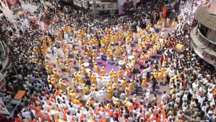 Ganesh Visarjan pune Although it is 2 pm Ganesh Visarjan continue in Pune Will break last years record of 28 hours Ganesh Visarjan Pune: दुपारचे 2 वाजले, तरी पुण्यात विसर्जन मिरवणुका सुरुच; गेल्यावर्षीचा 28 तासांचा रेकॉर्ड तोडणार?