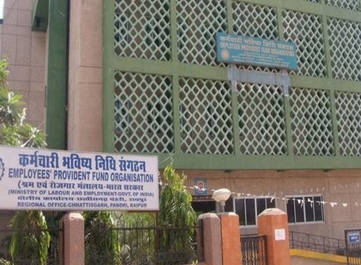 सध्या पीएफ कन्ट्रीब्यूशनची ही मर्यादा 15000 रुपये आहे. हीच मर्यादा आता प्रतीमहिना 25000 रुपये केली जाण्याची शक्यता आहे.