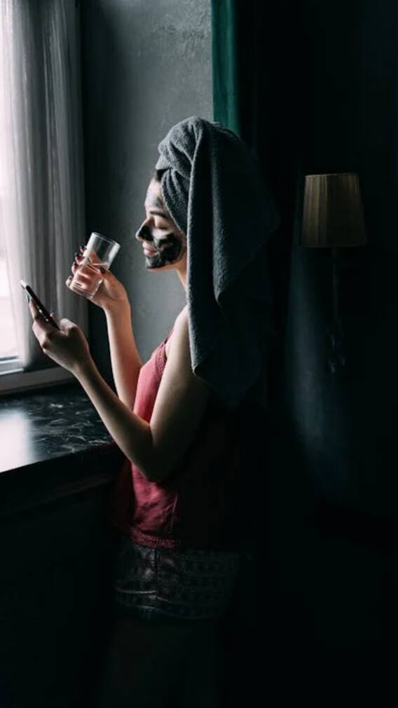 నల్లటి బొగ్గుతో తెల్లటి చర్మం, ఒక్కసారి ట్రై చేస్తే అస్సలు వదలరు!