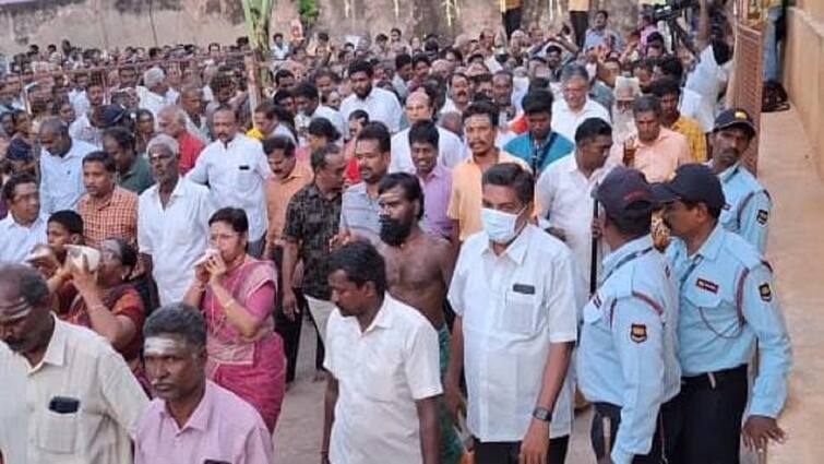 Pournami Krivalam at Thanjavur Big Temple Thousands of devotees throng - TNN 12 ஆண்டுக்கு பின் தஞ்சை பெரிய கோயிலில் பவுர்ணமி கிரிவலம் - பக்தியுடன் வலம் வந்த பக்தர்கள்