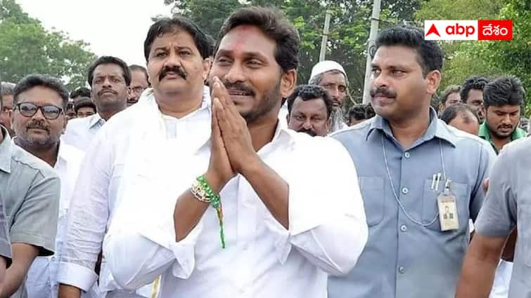 Those who have been with him since the beginning are also leaving Jagan YSRCP : పార్టీకి పిల్లర్ల లాంటి వాళ్లను కాపాడుకోలేకపోతున్న  జగన్ - వదులుకుంటున్నారా ? వదిలేస్తున్నారా ?