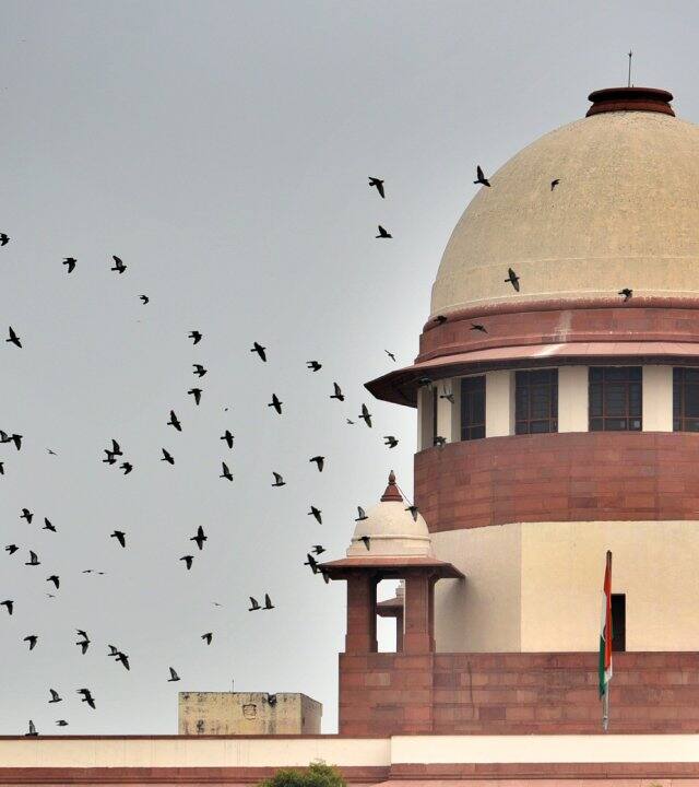 अरशद मदनी ने कहा कि कोर्ट ने कहा कि हम 10 पॉइंट रखेंगे तब तक कोई किसी के घर को नहीं गिरा सकता है. कोर्ट के इस फैसले में बहुत अच्छी चीजें हैं कि इससे सामने वाले को भी अपनी बात रखने का हक मिलेगा और किसी के भी साथ जुल्म नहीं हो पाएगा.