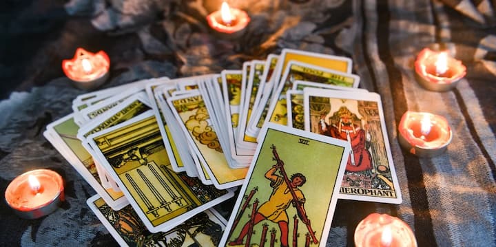 Tarot card horoscope: 18મી સપ્ટેમ્બરે બુધવારના રોજ  એટલે કે આજે આદિ માલવ્ય રાજયોગ રચાઈ રહ્યો છે. જે સિંહ સહિત કેટલીક રાશિઓ માટે ખૂબ જ સારો પ્રભાવ પાડશે.