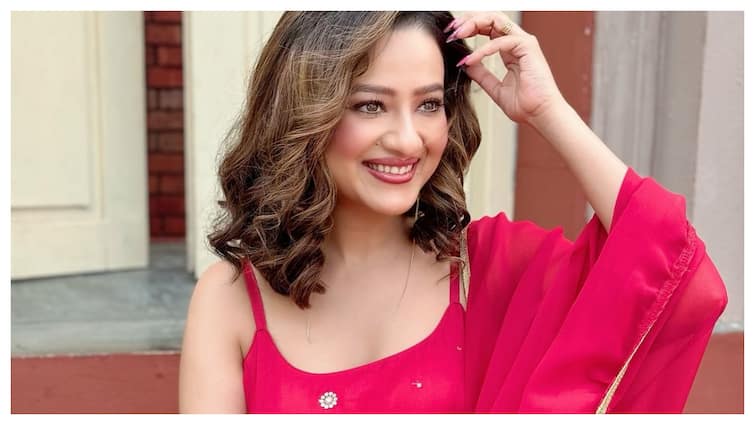 Anupamaa Actor Madalsa Sharma Aka Kavya Opens Up About Her Exit, Rift Rumours With Rupali Ganguly Anupamaa Actor Madalsa Sharma Aka Kavya Opens Up About Her Exit, Rift Rumours With Rupali Ganguly