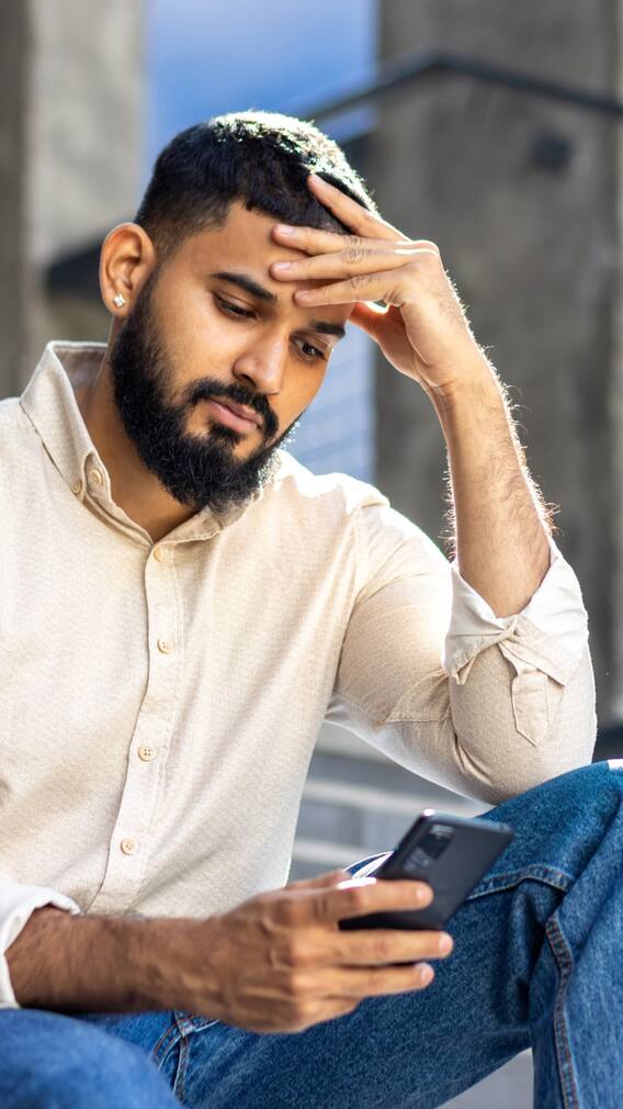 మీరు సెన్స్​బుల్ పర్సన్ అయితే సోషల్ మీడియాలో ఇవి పోస్ట్ చేయకండి