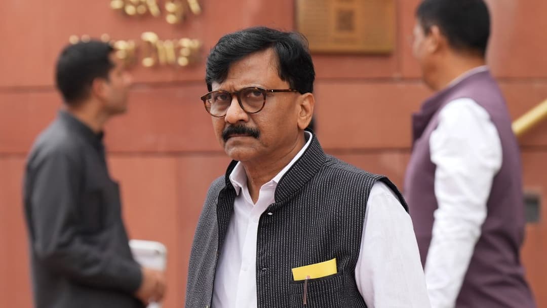 महाराष्ट्र में सीट बंटवारे पर संजय राउत का कांग्रेस पर तंज, 'उनके नेता इतने व्यस्त हैं कि...' mva seat sharing in maharashtra: Sanjay Raut claim on Congress Leaders महाराष्ट्र में सीट बंटवारे पर संजय राउत का कांग्रेस पर तंज, 'उनके नेता इतने व्यस्त हैं कि...'