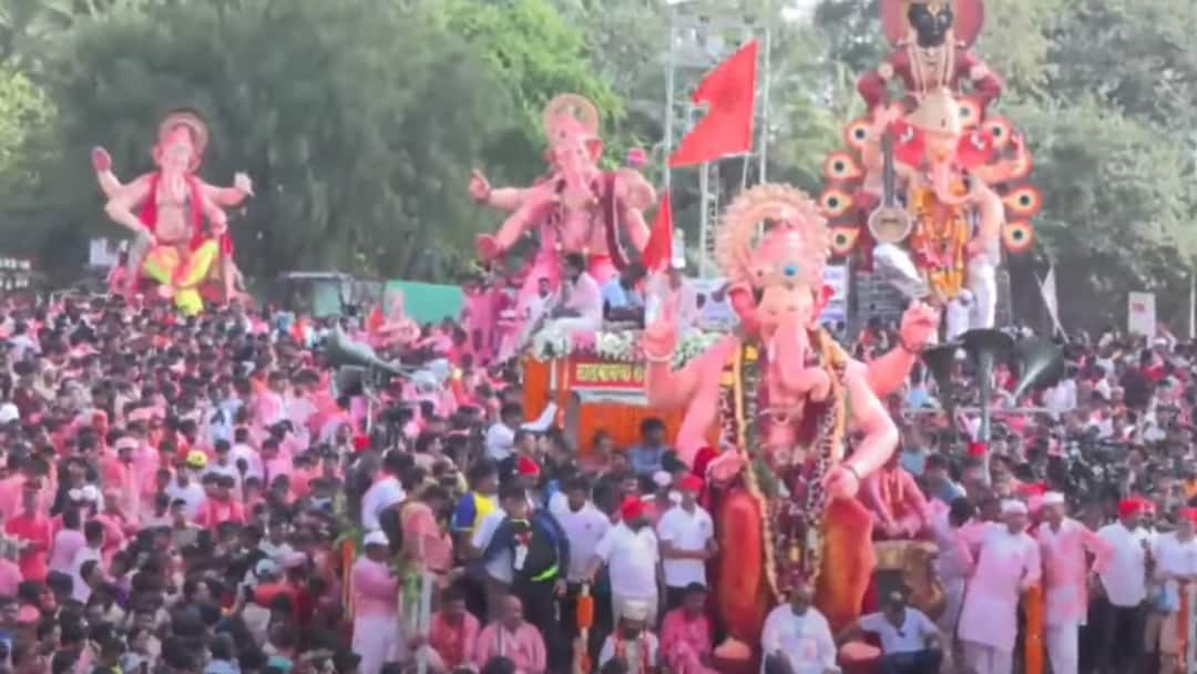 Lalbaugcha Raja Visarjan Miravnuk 2024 LIVE Updates: अरबी समुद्रात लालबागचा राजाचे विसर्जन संपन्न, बाप्पाला निरोप देताना भाविकांचे डोळे पाणावले Lalbaugcha Raja Visarjan Miravnuk 2024 LIVE Updates Know All Details about Lalabaugcha raja sarvajnik Utsav Mandal Ganesh immersion in Mumbai live streaming Updates Lalbaug Parel Girgaoun Choupaty aarti Lalbaugcha Raja Visarjan Miravnuk 2024 LIVE Updates: अरबी समुद्रात लालबागचा राजाचे विसर्जन संपन्न, बाप्पाला निरोप देताना भाविकांचे डोळे पाणावले