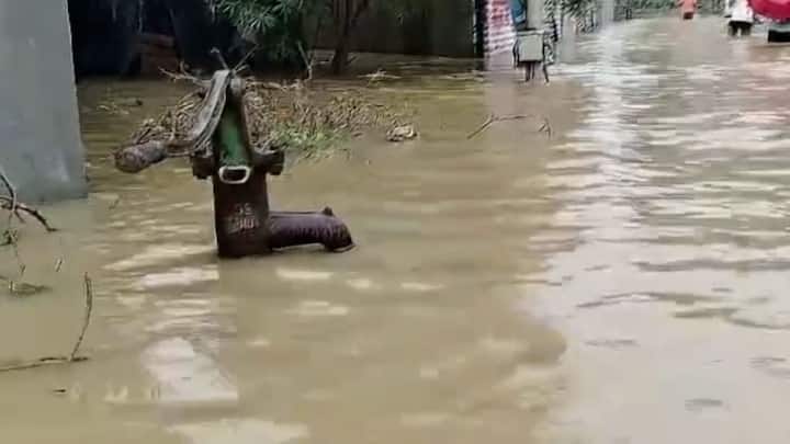 গতকাল সকাল ১১ টার পর থেকে আড়াই লক্ষ কিউসেক হারে জল ছাড়া শুরু করে ডিভিসি । এর মধ্যে মাইথন থেকে ১ লক্ষ ৮০ হাজার কিউসেক এবং পাঞ্চেত থেকে ৭০ হাজার কিউসেক জল ছাড়া হচ্ছে।