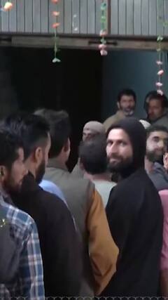 Jammu Kashmir Voting Election: कश्मीर में भारी संख्या में वोट डालने पहुंचे लोग | ABP Shorts