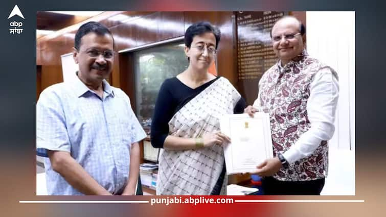 Atishi Marlena can take oath as CM on September 21, LG sent letter to President ਆਤਿਸ਼ੀ 21 ਸਤੰਬਰ ਨੂੰ ਲੈ ਸਕਦੀ CM ਅਹੁਦੇ ਦੀ ਸਹੁੰ, LG ਨੇ ਰਾਸ਼ਟਰਪਤੀ ਨੂੰ ਭੇਜਿਆ ਪੱਤਰ