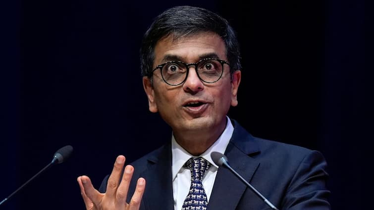 Ex CJI DY Chandrachud Overstays At SC Quarters Asked To Vacate Immediately Ex-CJI DY Chandrachud Overstays At SC Quarters, Asked To Vacate Immediately