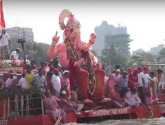 Lalbaugcha Raja Visarjan 2024 : लालबागचा राजा तराफ्यावरुन समुद्रात उतरला; तब्बल 23 तासांनी बाप्पाचं विसर्जन संपन्न
