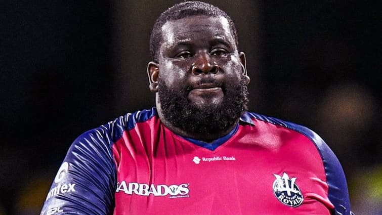 World heaviest Cricketer Rahkeem Cornwall took five wicket haul in Caribbean Premier League 2024 दुनिया के सबसे 'भारी' क्रिकेटर ने किया कमाल, टी20 मैच में पांच विकेट लेकर मचाया धमाल