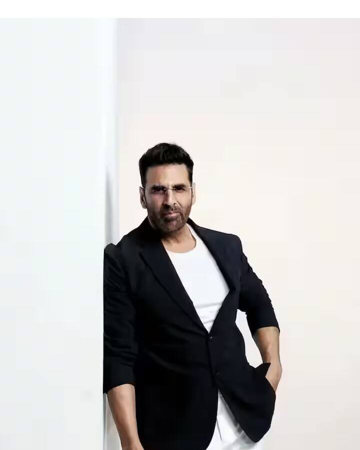 વર્ક ફ્રન્ટની વાત કરીએ તો, અક્ષય કુમાર છેલ્લે ફિલ્મ 'ખેલ ખેલ મેં'માં જોવા મળ્યો હતો. જે બોક્સ ઓફિસ પર કંઈ ખાસ કરી શકી નથી.