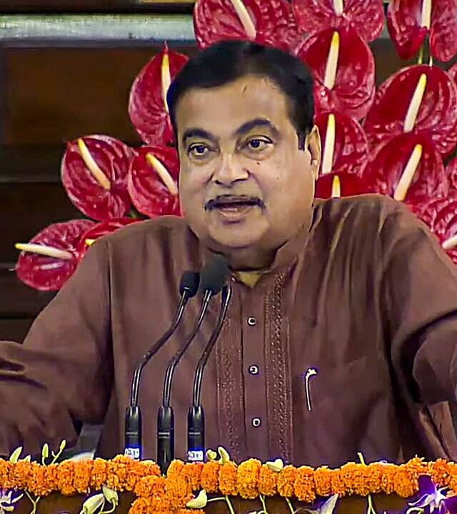 उन्होंने कहा कि अब जो मेनटेनेंस में क्वालिटी नहीं दिखेगी, चाहे वह काम विदेशी कंपनी ने भी क्यों न किया हो, उसे भी वापस भेजने और ब्लैकलिस्ट करने का काम करेंगे. उन्होंने यह भी कहा कि उनकी ऐसी हालत कर देंगे की वह कहीं टेंडर नहीं भर पाएंगे.