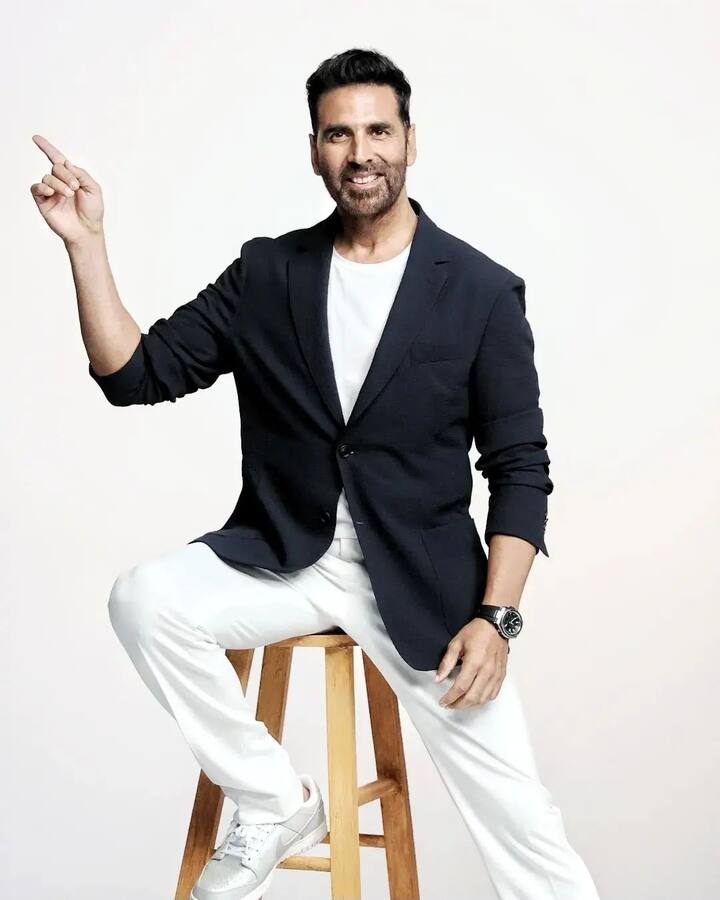 इसके बाद अक्षय कुमार को फिल्म ‘सौगंध’ मिली और यहां से उनका एक्टिंग करियर उड़ान भरने लगा. धीरे-धीरे अक्षय ने इंडस्ट्री पर अपनी धाक जमा दी.