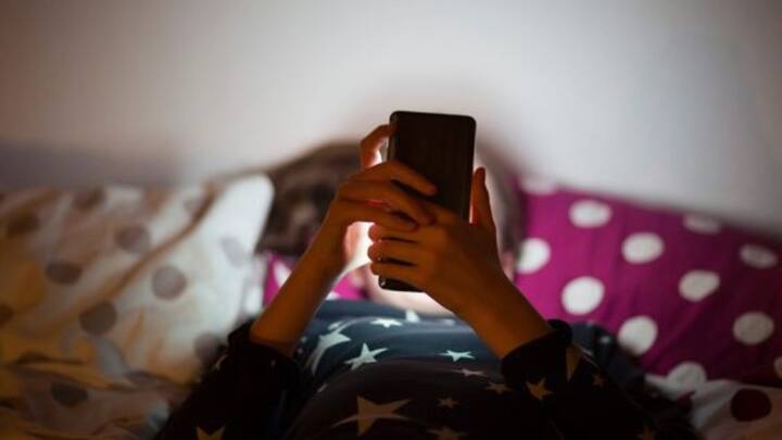 2. The Effects Of Social Media Addiction On Sleep And Productivity: The addictive nature of social media, characterised by endless scrolling and notifications, can disrupt sleep patterns and contribute to decreased productivity. Studies have shown that excessive screen time, particularly before bedtime, can interfere with the body's natural circadian rhythms, leading to sleep disturbances and fatigue. (Image Source: Pinterest/businessinsider)