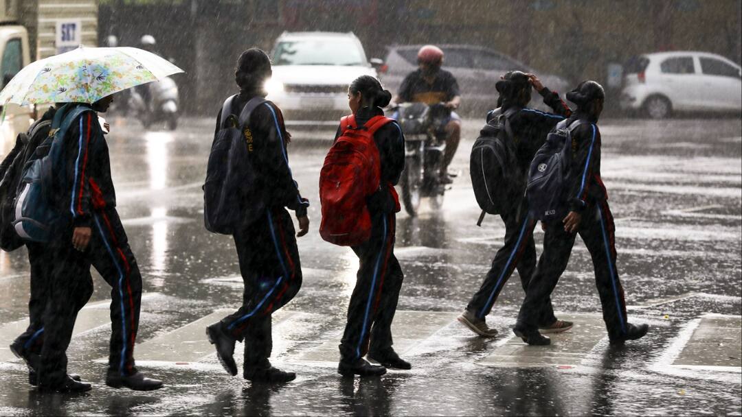 हरियाणा में कब तक एक्टिव रहेगा मानसून? तापमान गिरा, बारिश का अलर्ट, पंजाब में कैसा रहेगा मौसम Haryana Punjab Weather Forecast Today 19 September IMD Rain Alert Monsoon Latest Update हरियाणा में कब तक एक्टिव रहेगा मानसून? तापमान गिरा, बारिश का अलर्ट, पंजाब में कैसा रहेगा मौसम