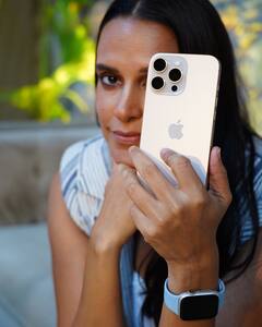 माधुरी दीक्षित से लेकर शिल्पा शेट्टी तक, आईफोन 16 लेकर इठलाती दिखीं बी-टाउन की ये हसीनाएं