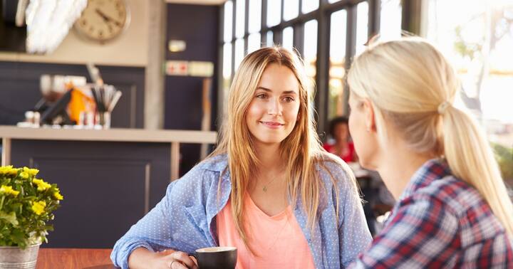 मूलांक 2 चा शासक ग्रह चंद्र आहे, त्यामुळे चंद्राच्या प्रभावामुळे हे लोक साध्या मनाचे असतात. या मूलांकाचे लोक अत्यंत कल्पनाशील, भावनिक आणि दयाळू असतात.
