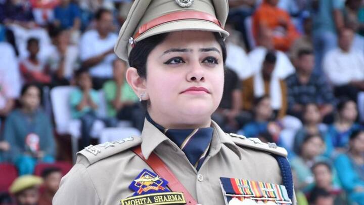 এই কাহিনি হিমাচলপ্রদেশের মেয়ে মোহিতা শর্মার। কঠোর পরিশ্রম আর লক্ষ্যে স্থির থাকলেই যে সাফল্য লাভ সম্ভব তা বুঝিয়ে দিয়েছেন তিনি। ছবি- ইনস্টাগ্রাম