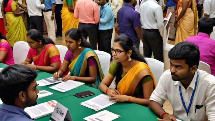 Mega Job fair in Kanchipuram to be held on 21.09.2024 Saturday at Pachaiyappan Men's College TNN காஞ்சிபுரம் இளைஞர்களுக்கு வாய்ப்பு.. காத்திருக்கும் முன்னணி நிறுவனங்கள்.. வேலைவாய்ப்பு முகாம் பற்றி தெரியுமா ?