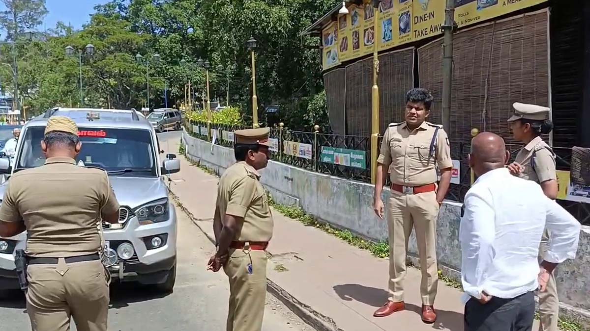 கொடைக்கானலில் தொடரும் போக்குவரத்து நெரிலை தவிர்க்க எஸ்பி நேரில் ஆய்வு