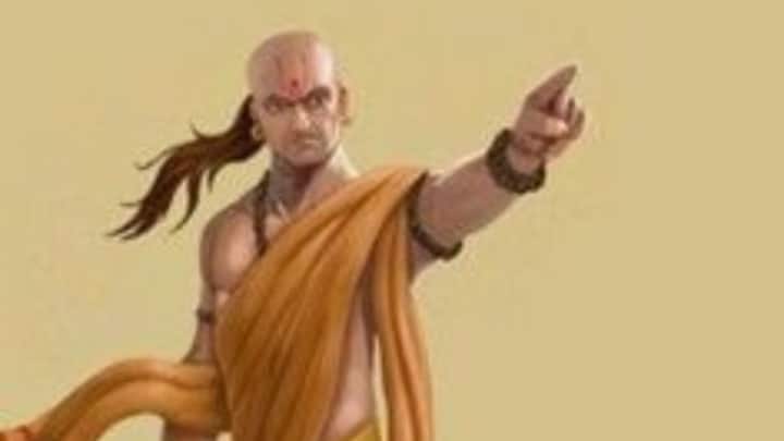 এমন বন্ধু বেছে নিন যাঁরা স্বভাবে ভদ্র ও স্বচ্ছ চিন্তা করেন। অন্যদের সম্পর্কে যে খারাপ চিন্তা করে তার থেকে দূরত্ব বজায় রাখুন।(ছবি সৌজন্য- এবিপি নিউজ)