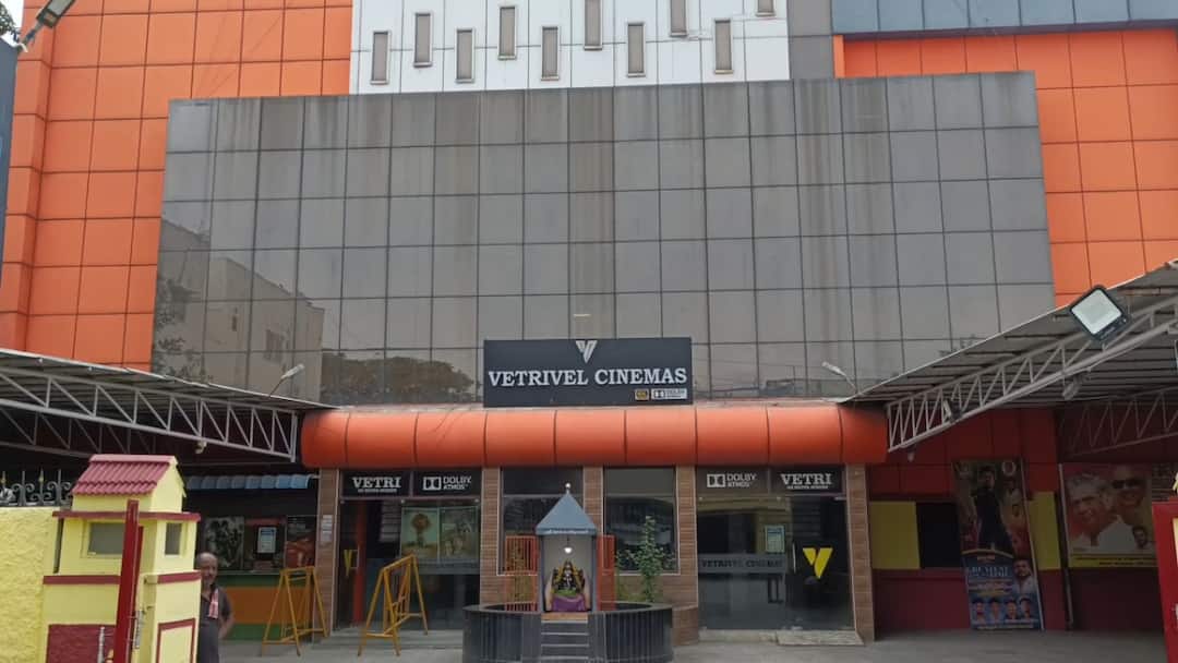 Former MLA from DMK shanmugam his cinema theatre vetrivelan in nanganallur seal by officials in tnn முன்னாள் திமுக எம்எல்ஏவின் பிரபல திரையரங்கிற்கு சீல்.. 60 லட்சம் வரி பாக்கி.. நடந்தது என்ன?