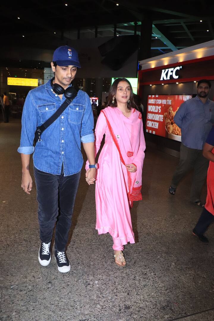 व्हिडिओची खास गोष्ट म्हणजे अदिती लग्नानंतर तिच्या साध्या लूकमध्ये खूपच क्यूट दिसत आहे आणि ती लाजलेली  दिसत आहे.