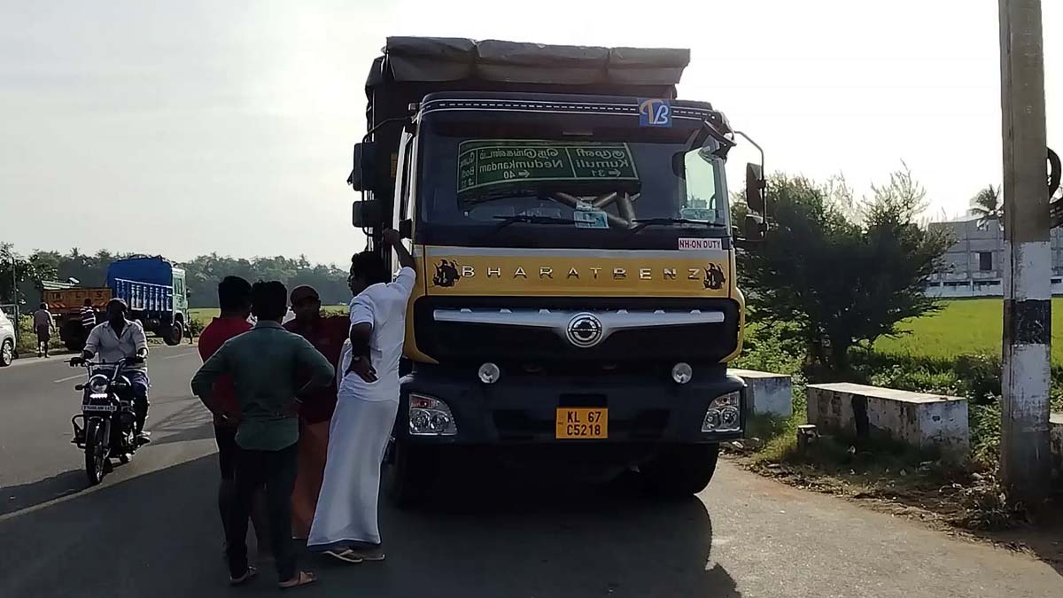 கனிமவள பொருட்களின் விலை ஏற்றம்; டிப்பர் லாரி உரிமையாளர்கள்  காலவரையற்ற வேலை நிறுத்தம்