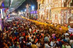 इस साल लालबागचा राजा के भक्तों ने दिया 5 करोड़ से ज्यादा दान, सोने-चांदी का वजन जान रह जाएंगे दंग